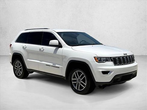 Used 2020 Jeep Grand Cherokee Laredo w/ Laredo X Package RWD image 12