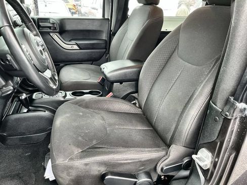 Used 2018 Jeep Wrangler Sport AWD/4WD image 15