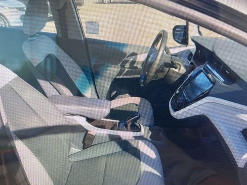 Used 2018 Chevrolet Bolt LT image 6