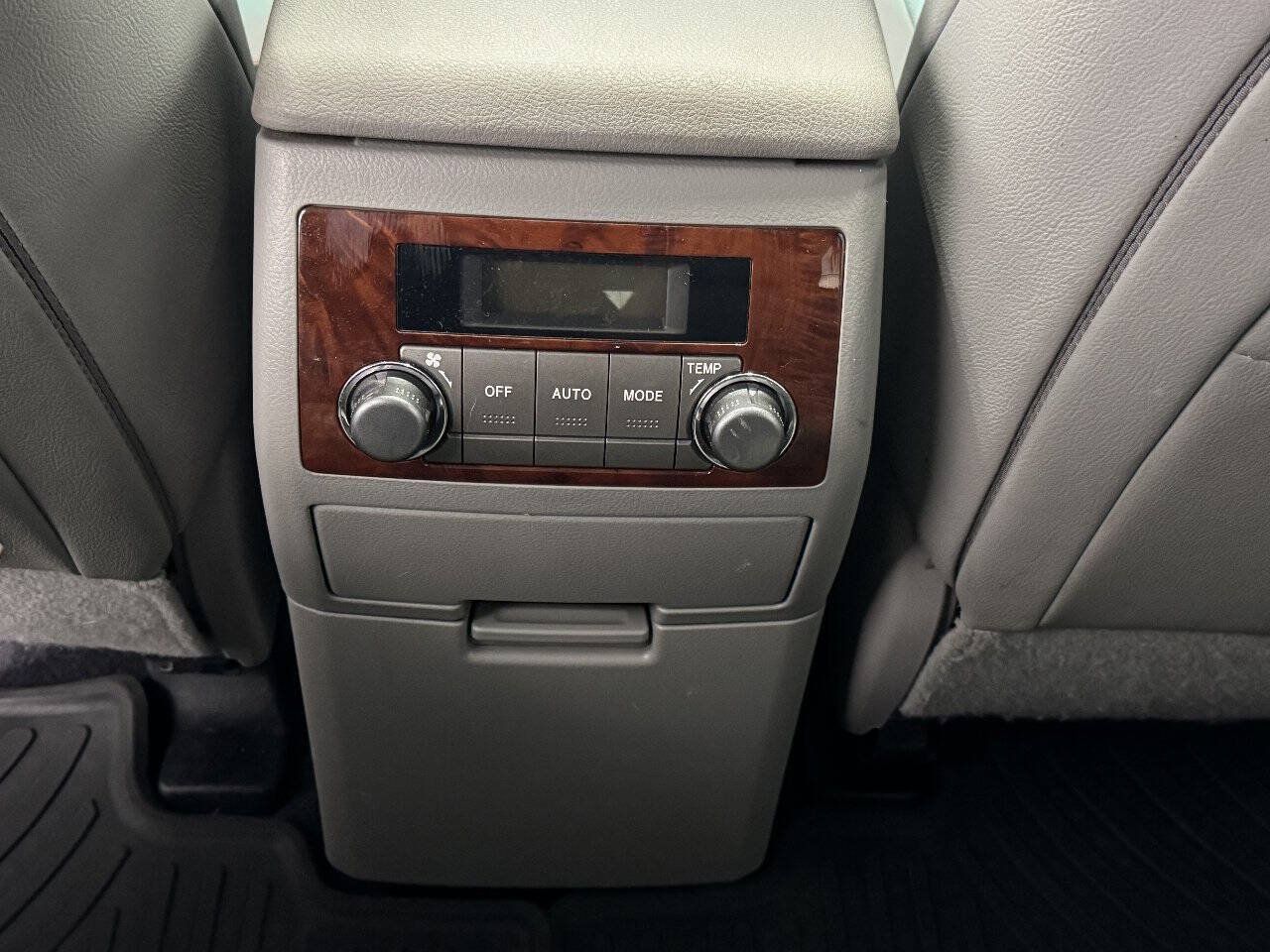 Used 2013 Toyota Highlander Limited AWD/4WD image 20