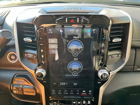 Used 2024 RAM 2500 Laramie AWD/4WD image 43