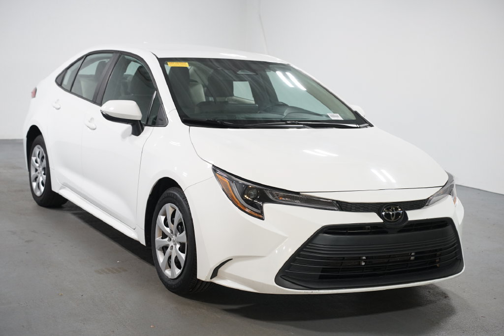 Certified 2023 Toyota Corolla LE FWD image 3