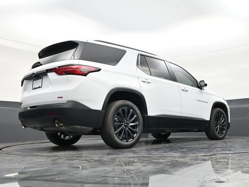 Used 2024 Chevrolet Traverse RS FWD image 24
