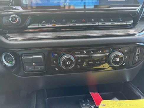 Used 2025 Chevrolet Silverado 1500 ZR2 w/ Technology Package image 15