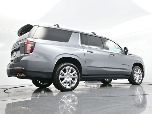 Used 2022 Chevrolet Suburban High Country AWD/4WD image 58