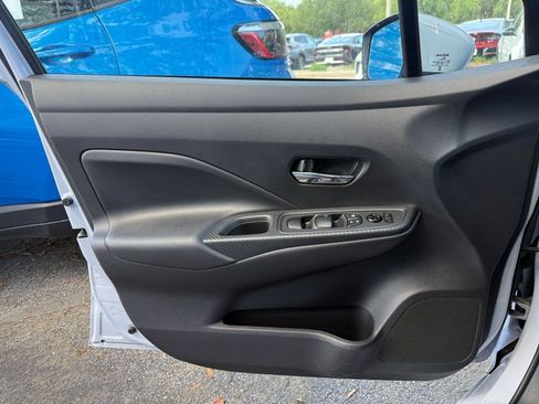 Used 2025 Nissan Versa SV FWD image 20