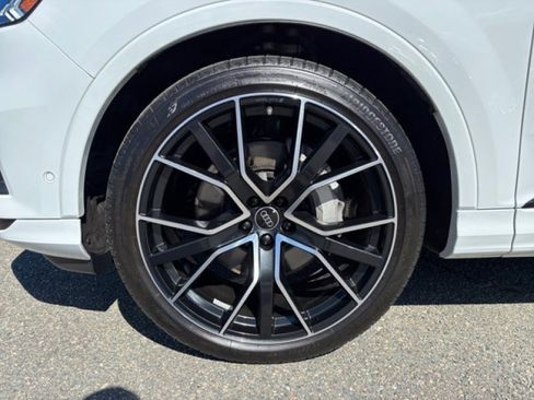 Used 2023 Audi Q7 3.0T Prestige w/ Prestige Package image 9