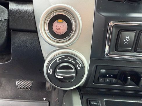 Used 2021 Nissan Titan SV w/ SV Convenience Package image 25