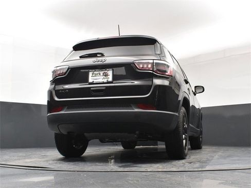 New 2026 Jeep Compass Latitude image 23