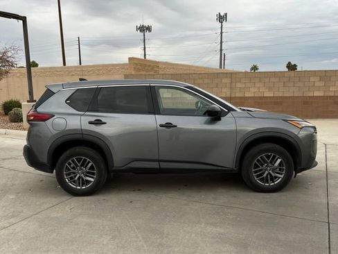 Used 2023 Nissan Rogue S image 3