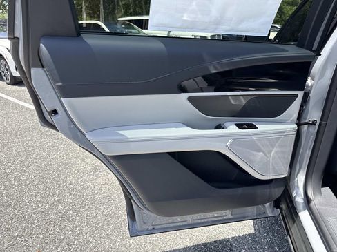 New 2026 Lincoln Nautilus Premier w/ Jet Appearance Package AWD/4WD image 16