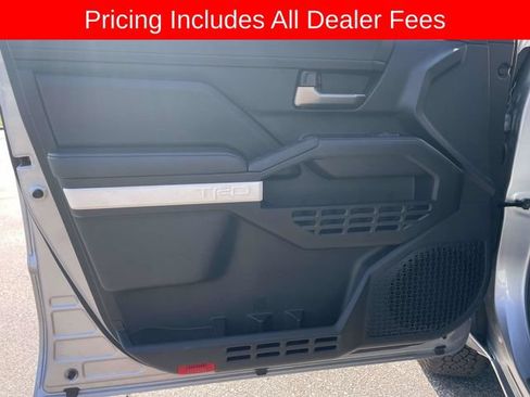 Used 2024 Toyota Tacoma TRD Off-Road AWD/4WD image 18
