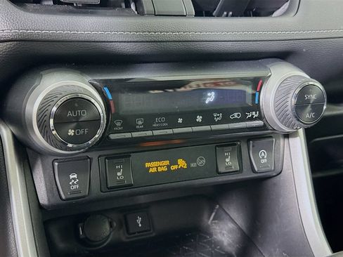 Certified 2022 Toyota RAV4 XLE w/ Convenience Package AWD/4WD image 8