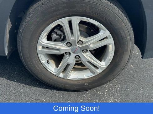 Used 2024 GMC Terrain SLE FWD image 8