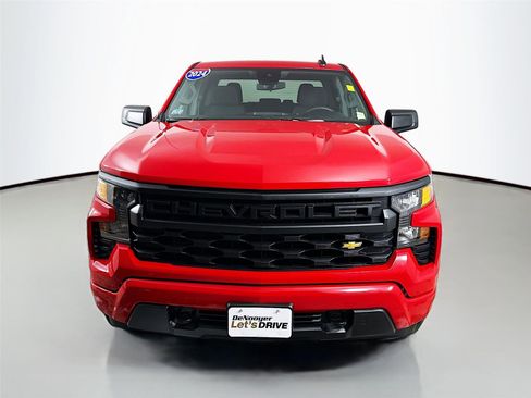 Used 2024 Chevrolet Silverado 1500 Custom image 4