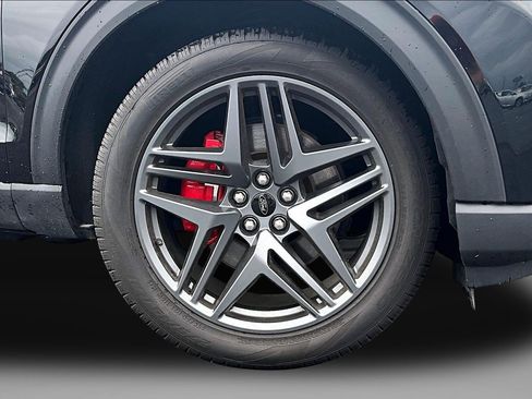 Used 2025 Ford Explorer ST AWD/4WD image 9