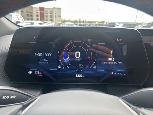 Used 2025 Chevrolet Equinox RS image 31