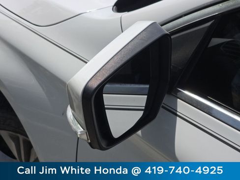 Used 2015 Chevrolet Impala LT FWD image 13