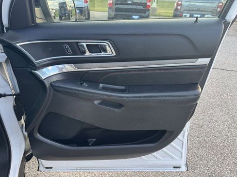 Used 2016 Ford Explorer Sport image 39