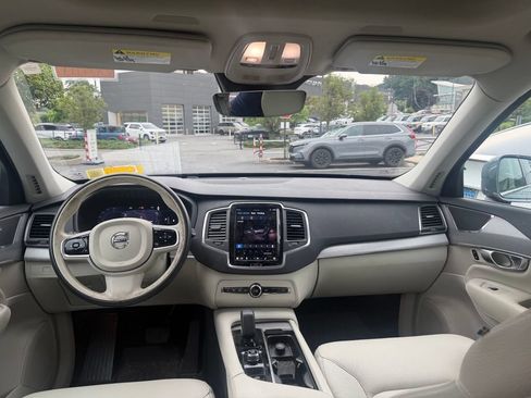 Certified 2023 Volvo XC90 B5 Core w/ Protection Package Premier AWD/4WD image 5