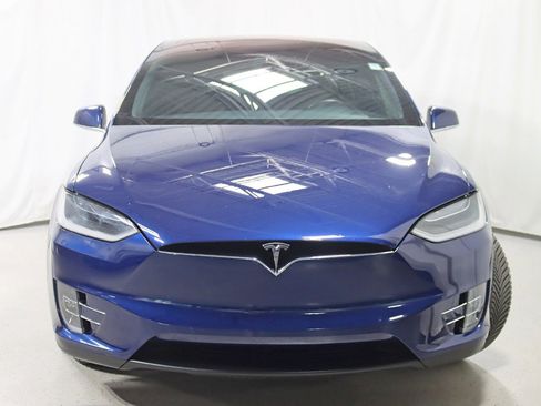 Used 2018 Tesla Model X 75D image 9