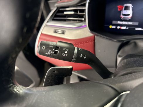 Used 2024 Jaguar F-PACE R-Dynamic S image 15