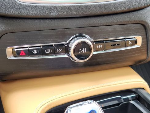 Certified 2024 Volvo XC90 T8 Ultimate w/ Lounge Package AWD/4WD image 28