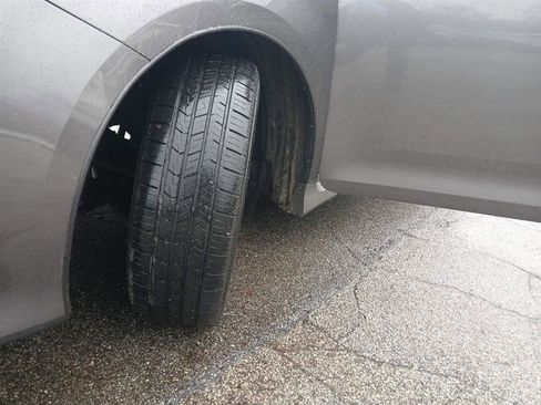 Used 2014 Toyota Sienna SE w/ SE Premium Package w/Entune image 20