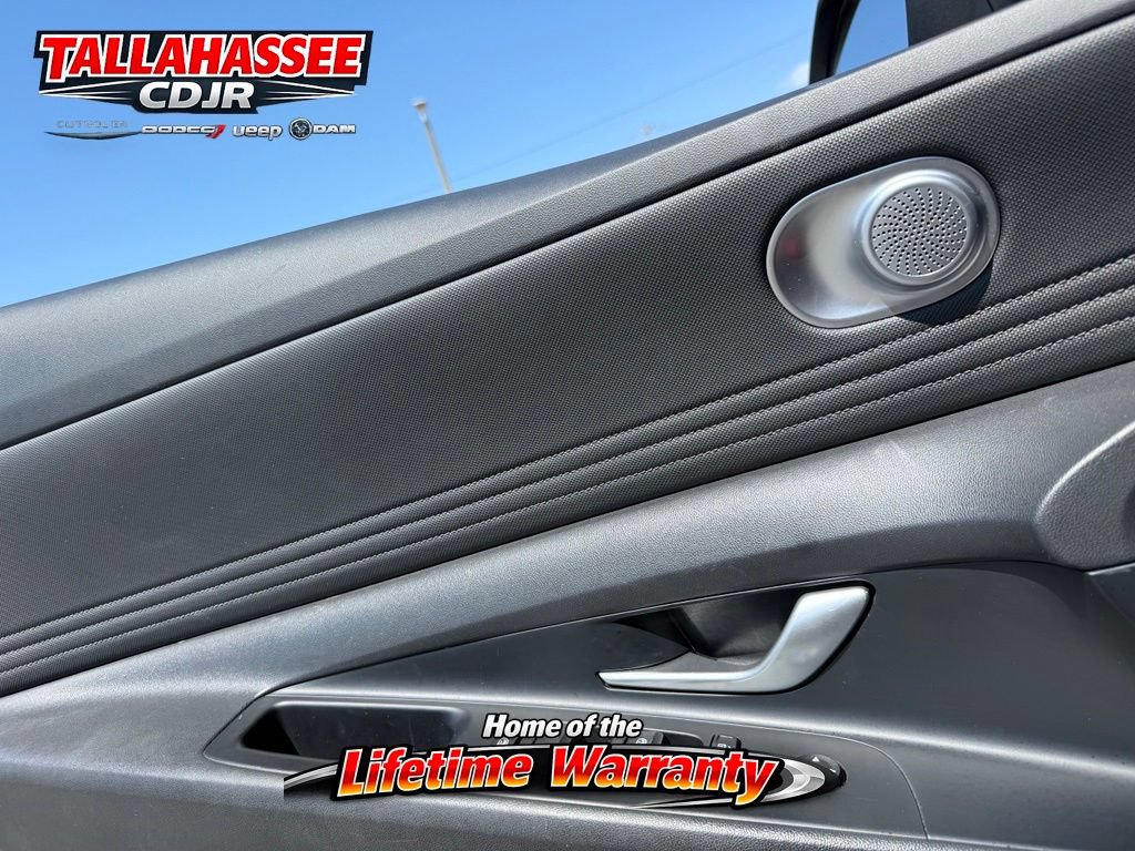 Used 2024 Hyundai Elantra Limited FWD image 17
