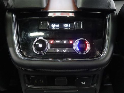 Used 2020 Lincoln Navigator L Reserve w/ Luxury Package image 17