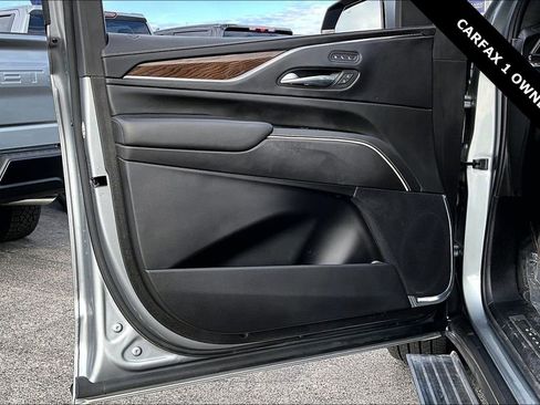 Used 2023 Cadillac Escalade ESV Sport Platinum w/ LPO, ONYX Package image 19