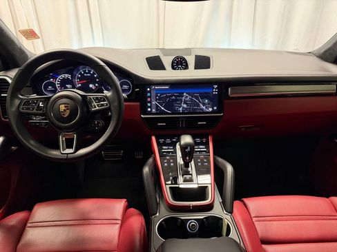 Certified 2023 Porsche Cayenne Turbo image 12