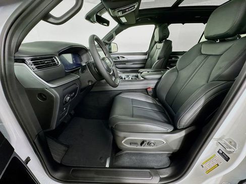New 2026 Jeep Grand Wagoneer L Limited AWD/4WD image 25