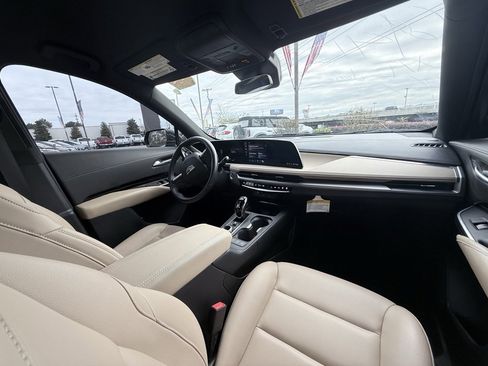 Used 2024 Cadillac XT4 Luxury image 18