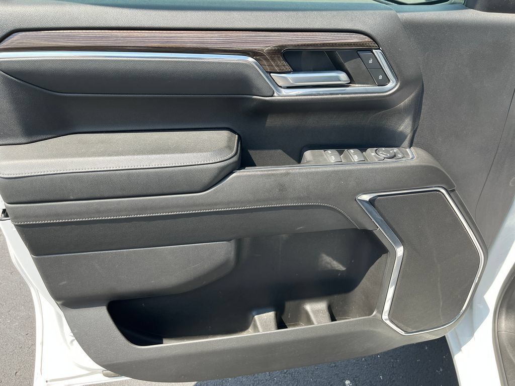 Used 2024 Chevrolet Silverado 1500 LT AWD/4WD image 12