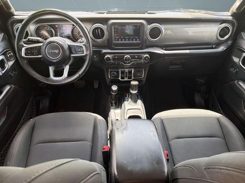 Used 2019 Jeep Wrangler Unlimited Sahara AWD/4WD image 16