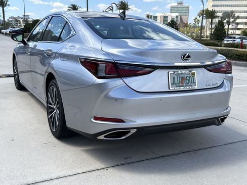 Used 2025 Lexus ES 350 w/ Premium Package image 10