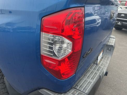 Used 2017 Toyota Tundra SR5 w/ SR5 Upgrade Package image 15