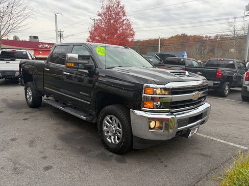 Used 2019 Chevrolet Silverado 3500 LTZ w/ Duramax Plus Package image 4