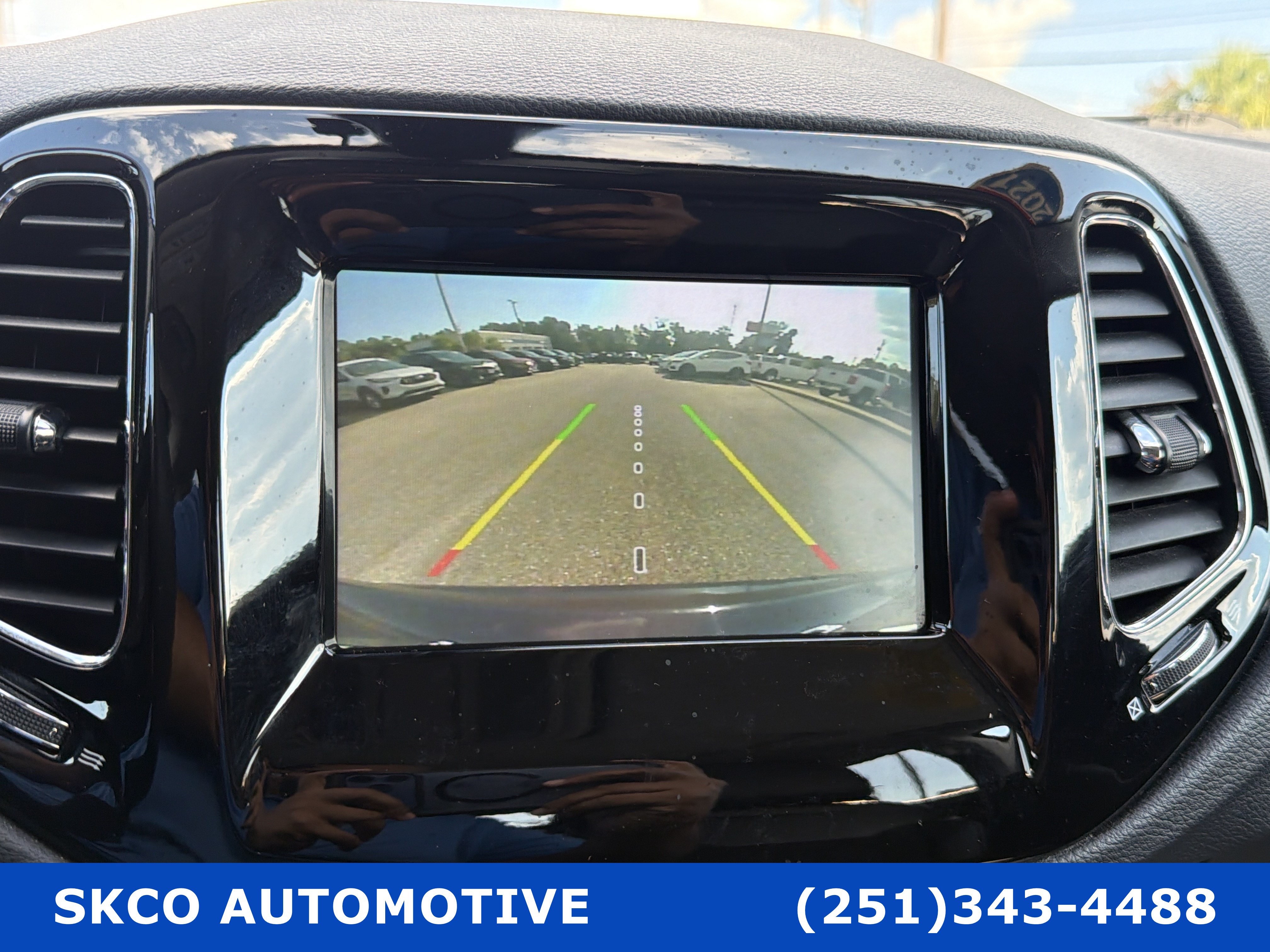 Used 2021 Jeep Compass Latitude w/ Sun and Sound Group AWD/4WD image 17