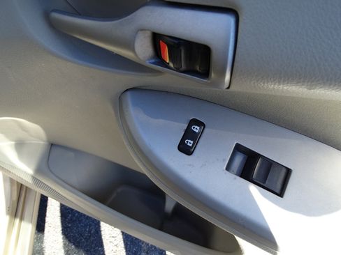 Used 2012 Toyota Corolla LE image 21