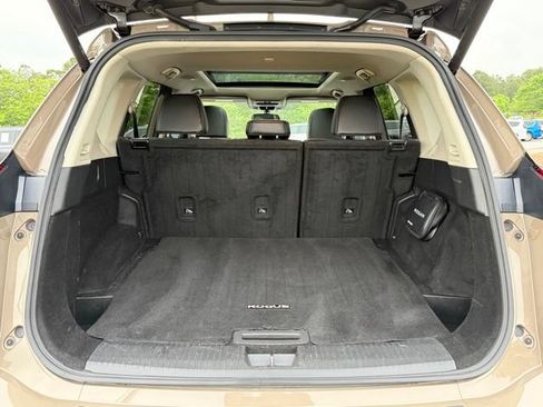 Used 2024 Nissan Rogue SV w/ SV Premium Package FWD image 18