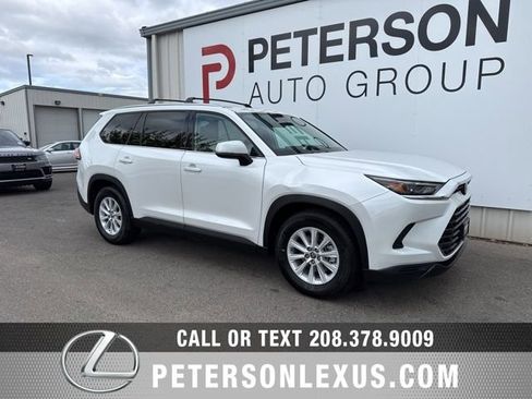 Used 2024 Toyota Grand Highlander XLE image 2