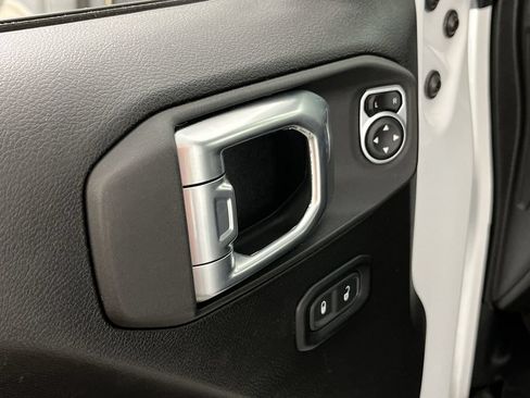 Used 2023 Jeep Wrangler Unlimited w/ 8.4" Radio Group AWD/4WD image 16