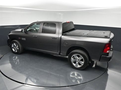 Used 2018 RAM 1500 Express w/ Express Value Package AWD/4WD image 26