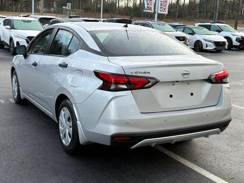 Used 2022 Nissan Versa S w/ Trunk Package image 6