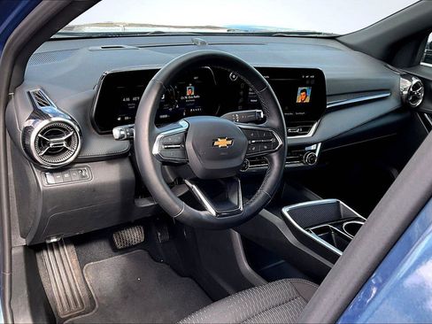 Used 2025 Chevrolet Equinox LT AWD/4WD image 14