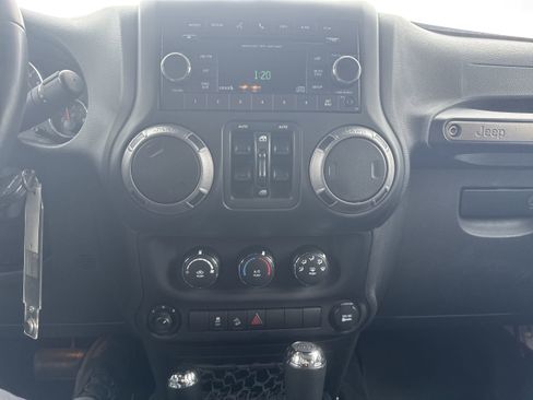 Used 2017 Jeep Wrangler Unlimited Sport w/ Quick Order Package 24S image 16