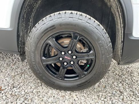 Used 2022 GMC Acadia AT4 image 19