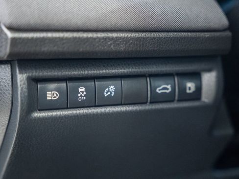 Used 2025 Toyota Camry LE image 36